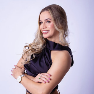 Capa de Carolaine Cavalcante
