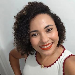 Capa de Thaíse Abreu