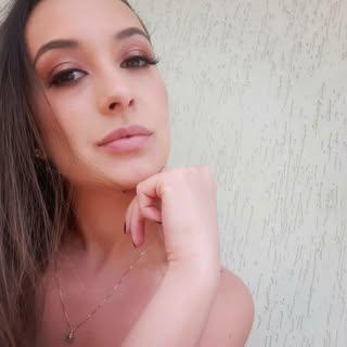 Capa de Isabela Scandelai Cernach