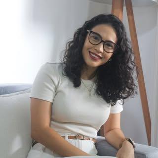 Capa de Larissa Menezes