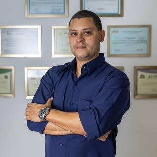 Capa de Leonardo Silveira