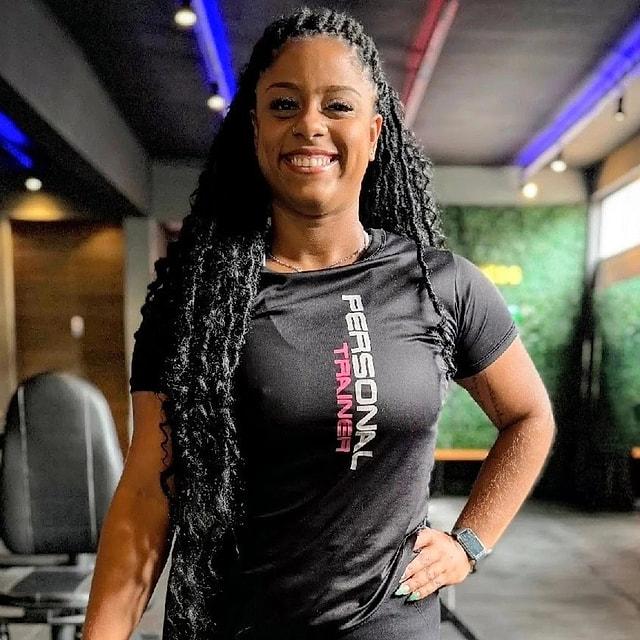 Capa de Monique Ferreira
