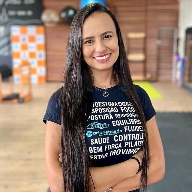 Capa de Ariane Toledo