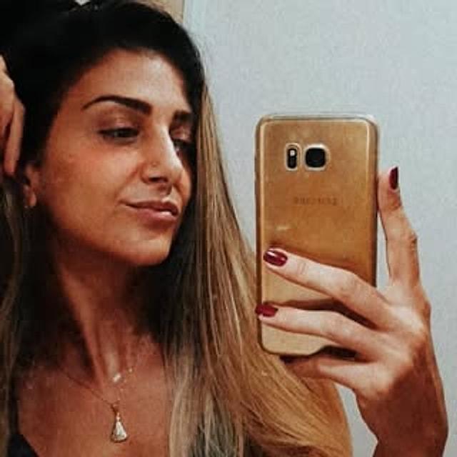 Capa de Andressa Serantoni