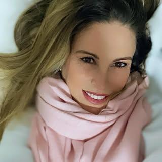 Capa de Andreia Guiguer