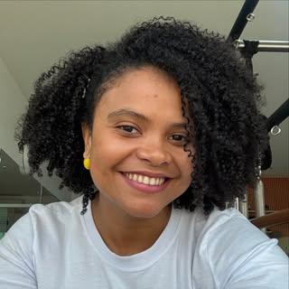 Capa de Vitória Souza