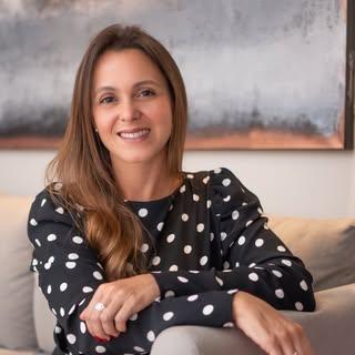 Capa de Flora Morales