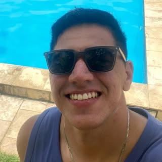 Capa de Lucas Olinto