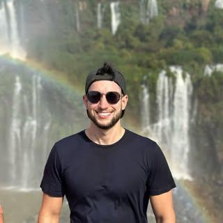Erick Avelar