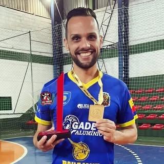 Capa de Rudney Amorozo