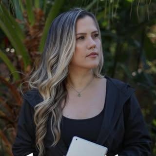 Capa de Fabi Ferreira