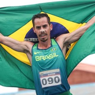 Capa de Tiago Cabo