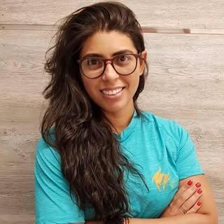 Capa de Larissa Anício