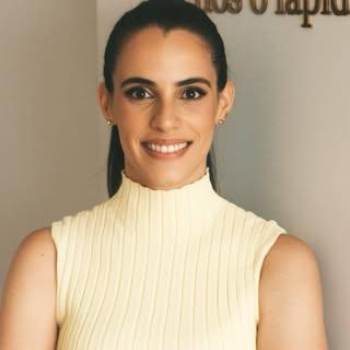Capa de Camila Freire
