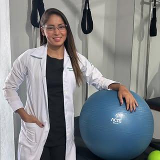 Capa de Raiane Meireles