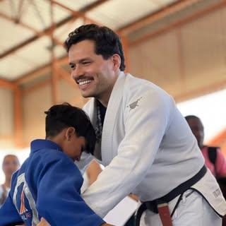 Capa de Lucas Antônio