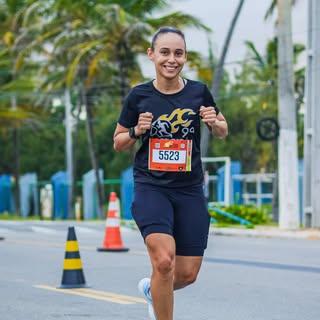 Capa de Amanda Ribeiro