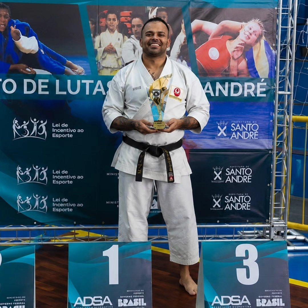 Capa de Tiago Sales