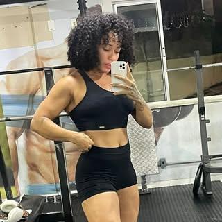 Capa de Mayra Santos