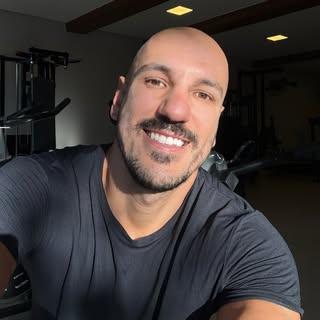 Capa de Danilo Naves