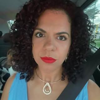 Capa de Stefania Gomes