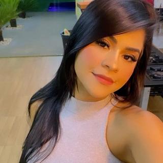 Capa de Danielle Moreira