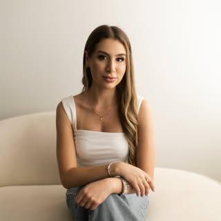 Júlia Girardelli
