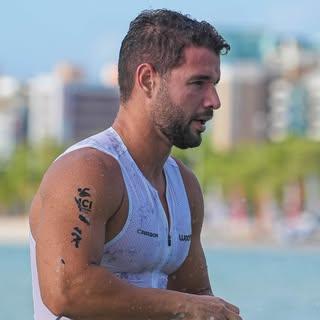 Capa de Filipe Cavalcante