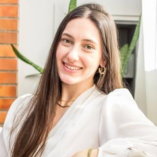 Capa de Gabrielle Oliveira
