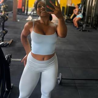 Capa de Camila Ribeiro