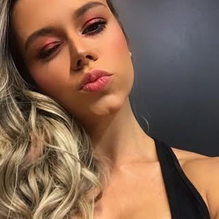 Poli Azevedo