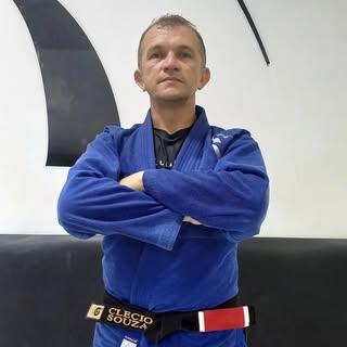 Capa de Clecio Souza