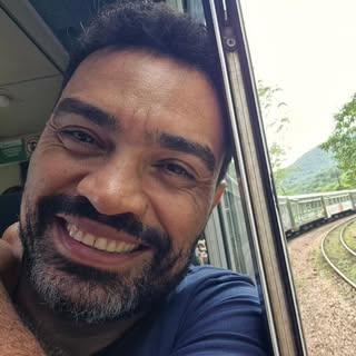 Capa de Elinei Morais