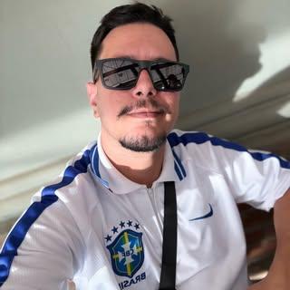 Capa de Vinícius Henrique