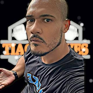 Capa de Tiago Neves