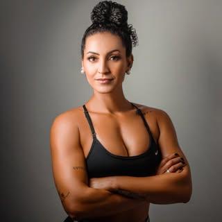 Capa de Carla Karine
