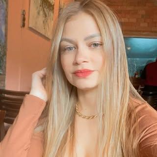 Capa de Mikaelle Soares