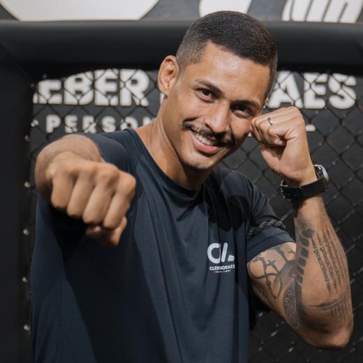 𝗖𝗠 𝗙𝗜𝗚𝗛𝗧👊🏽