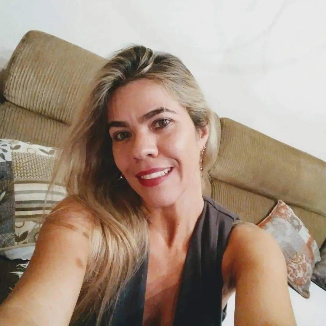 Capa de Andréa Guedes