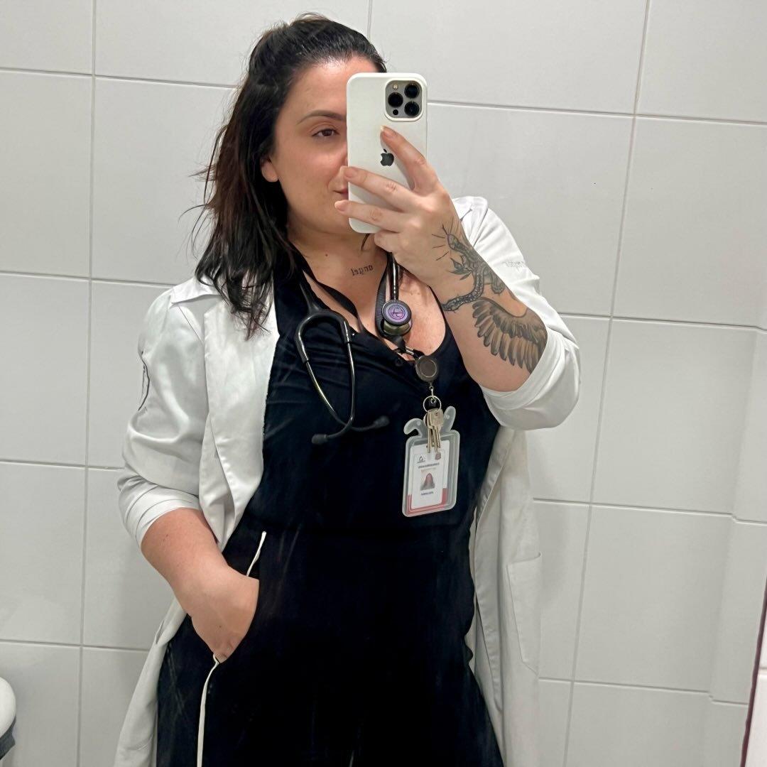 Capa de Juliana Carvalho