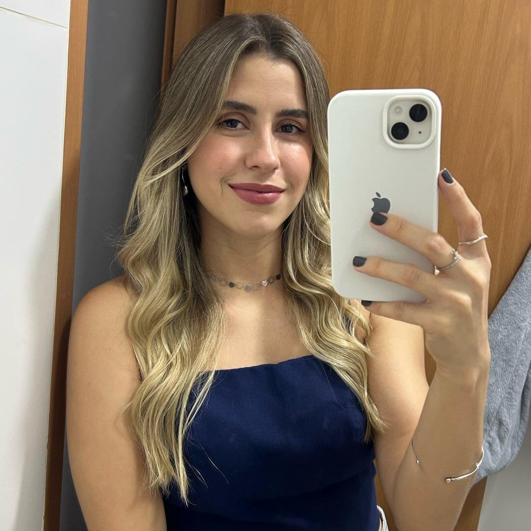 Capa de Larielle Fernandes Moretti