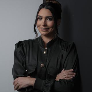 Capa de Caroline Veras