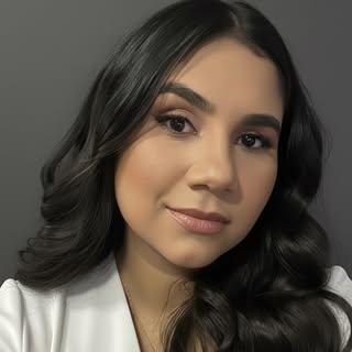 Capa de Caroline Carneiro