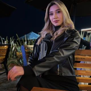 Julia Santos