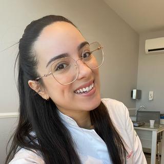 Caroline Adriano