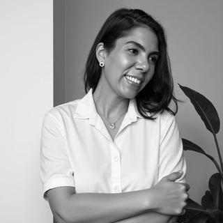 Capa de Angélica Padilha