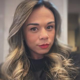 Capa de Larissa Lomeu