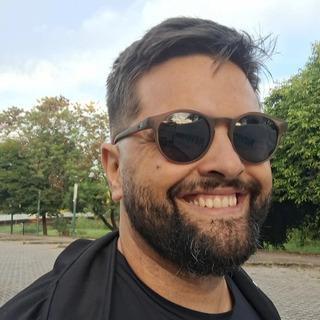 Capa de Gustavo Ramos