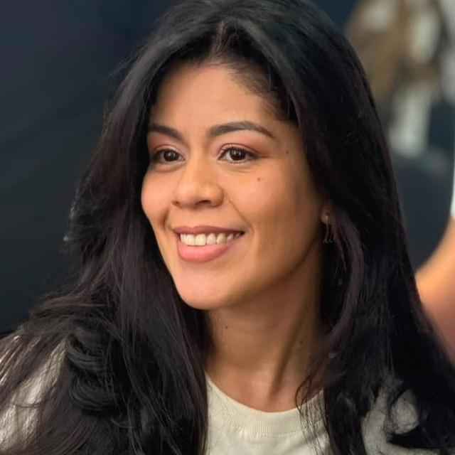 Capa de Flávia Lopes