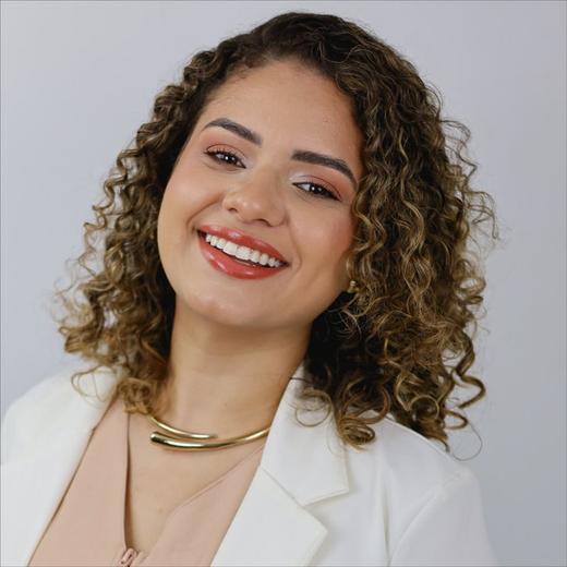 Thaís Ângelo